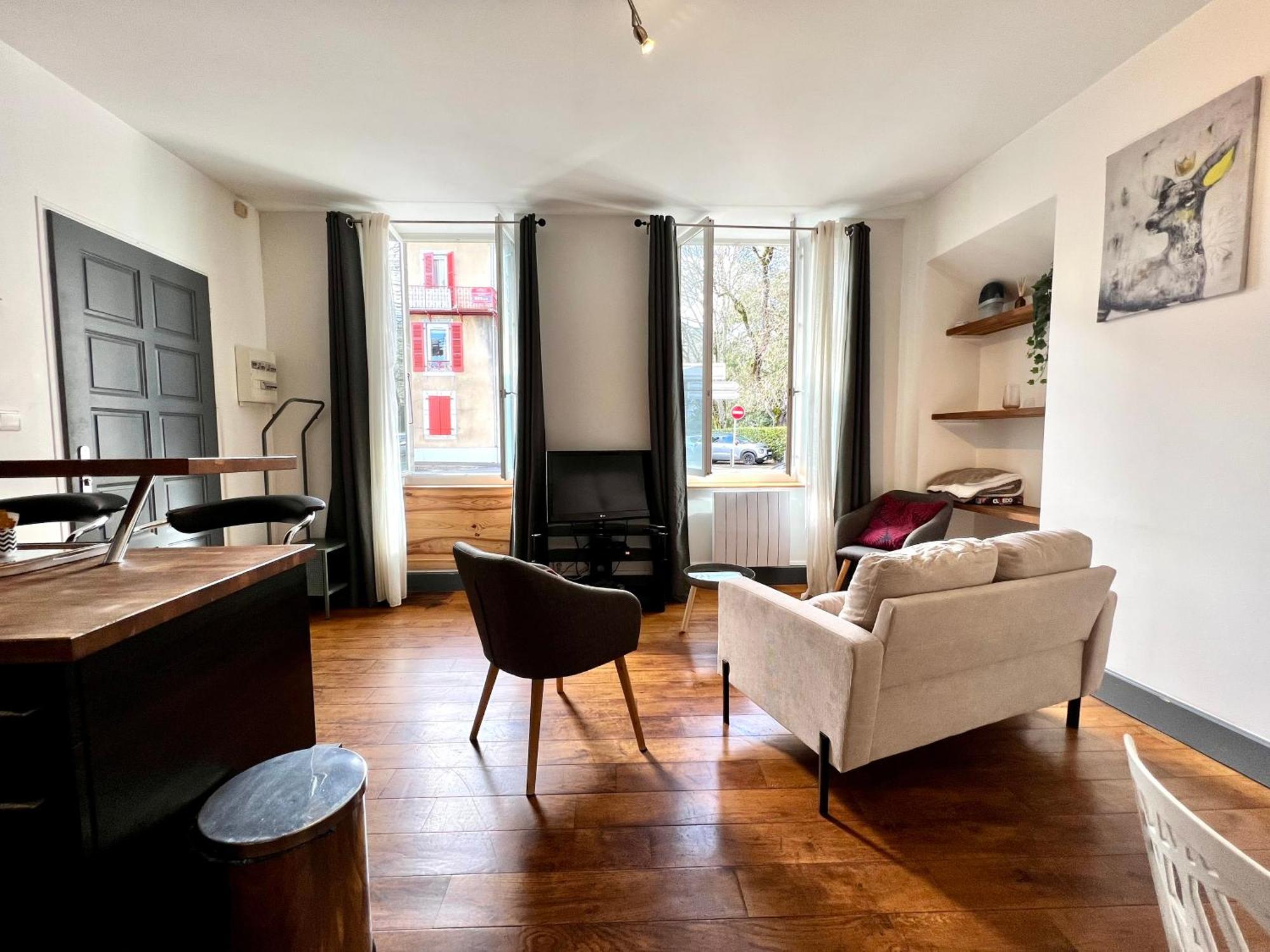 Joli Appartement En Centre Ville Bagneres-de-Bigorre Exterior photo